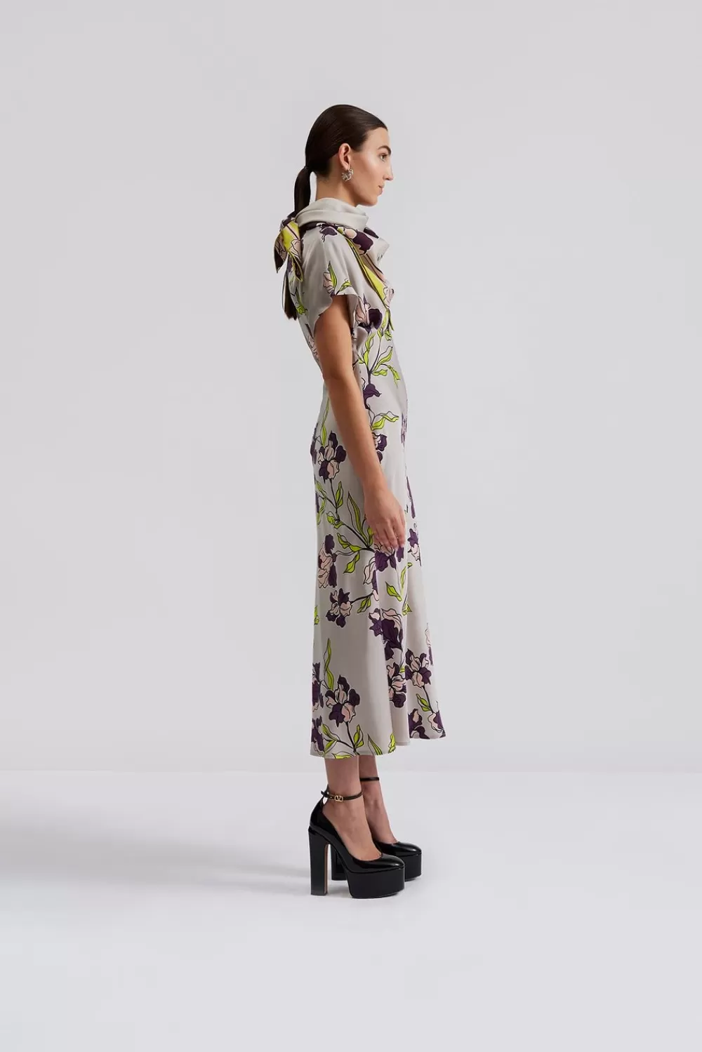 Malina Alivia midiklänning Olive Best Sale
