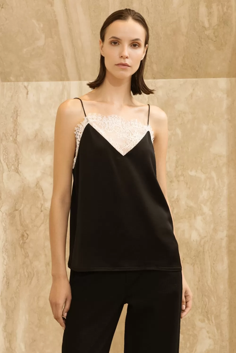 Malina Anouk Yve Topp Black New