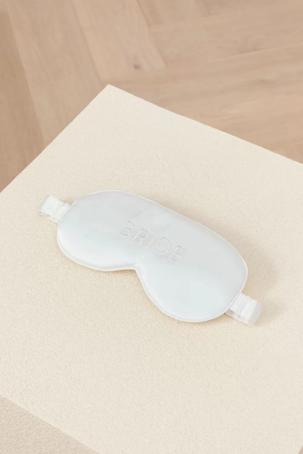 Malina Brud-ögonmask White Cheap