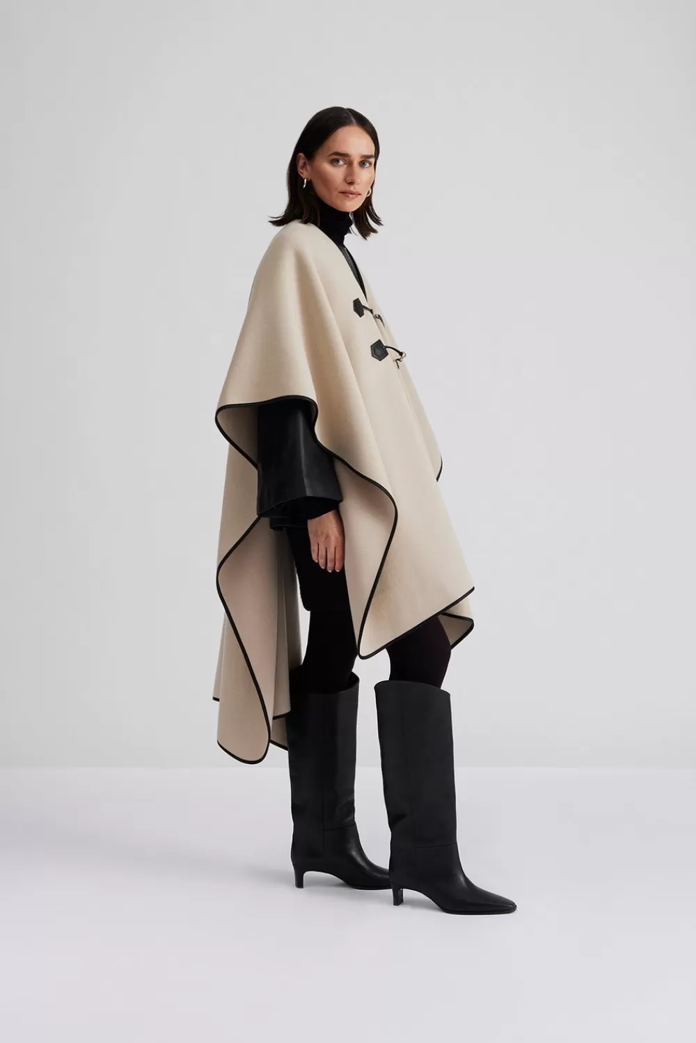 Malina Macie cape Beige Store